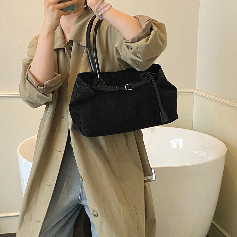 Luipaardprint naaigaren Hasp J - Luxury Bags Sale recensie en prijs