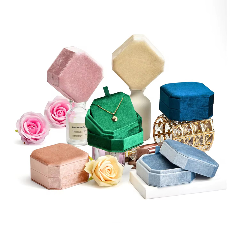 Fluwelen ketting sieradendoos  - Luxury Bags List recensie en prijs